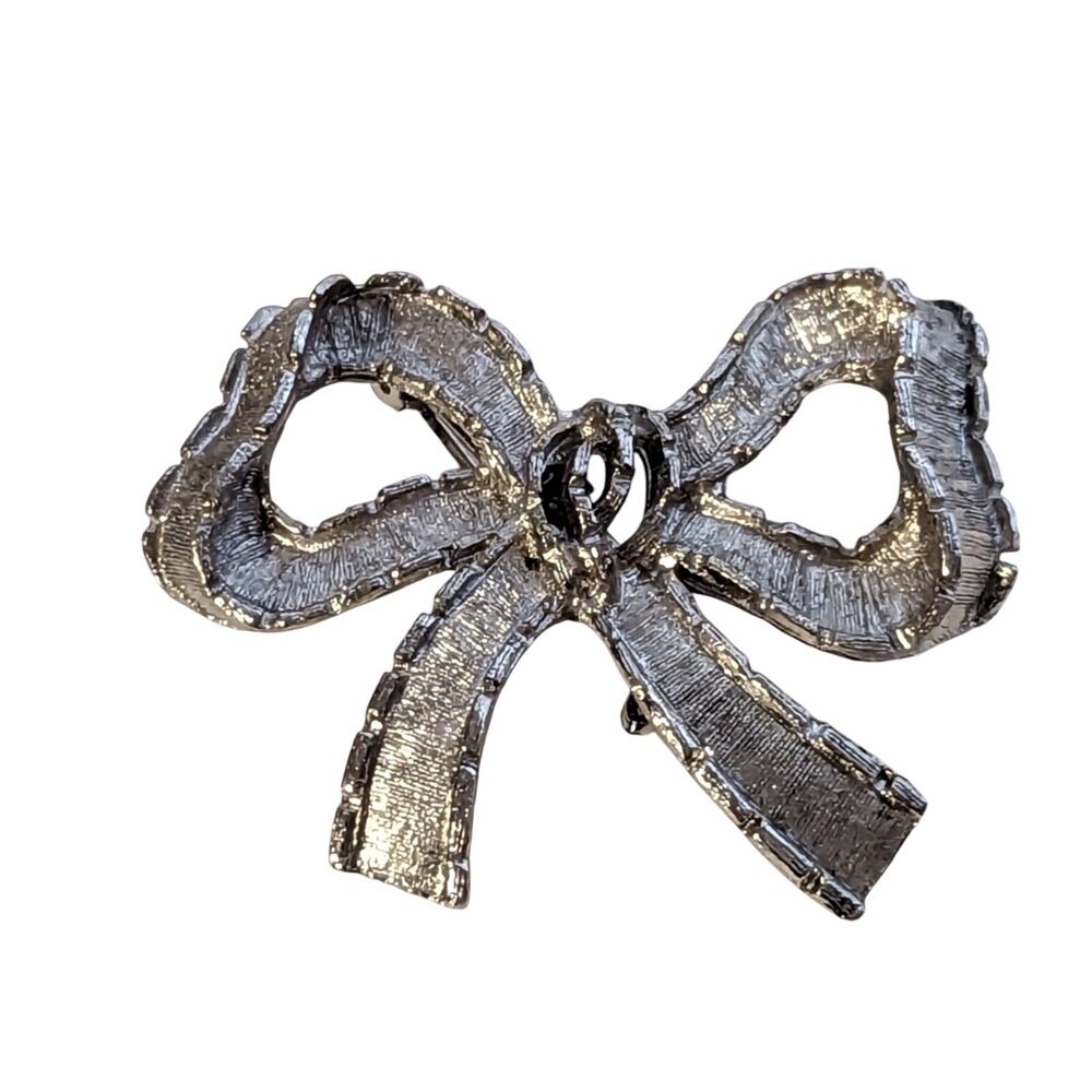 Vintage Estate Retro Brushed Textured Silver Tone Holiday Bow Brooch